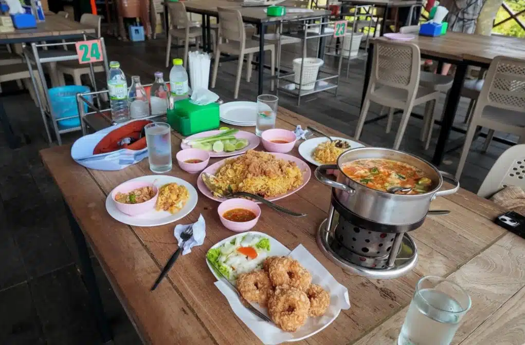 Where to Eat in Ayutthaya: Best Restaurants & Street Food 2 Baan Mai Rim Nam Ayutthaya