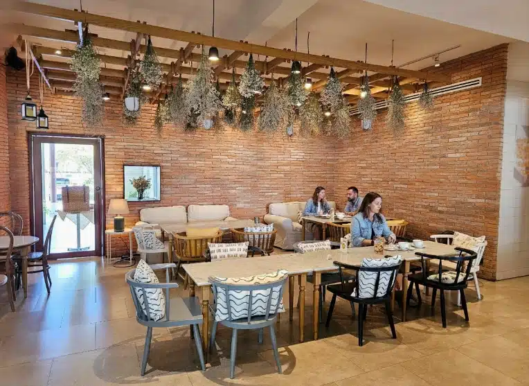 Where to Eat in Ayutthaya: Best Restaurants & Street Food 3 The Summer House Ayutthaya Lunch