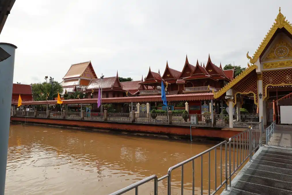 Wat Phanan Choeng temple view